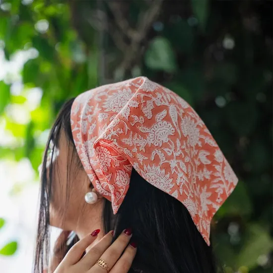 Custom-Cheap-Classic-Style-Promotional-70X70cm-Bandanas-for-Men-Woman