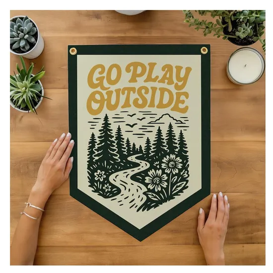 Decoration-Design-Durable-Accept-Custom-Shape-Felt-Triangle-Pennant-Flag